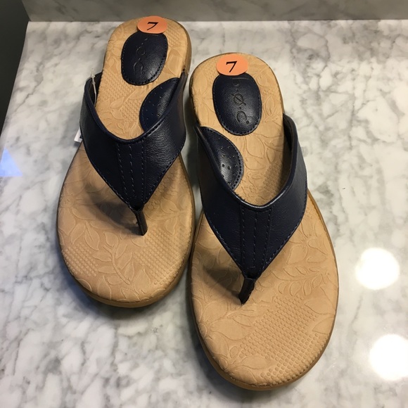 b.o.c. Shoes - b.o.c Navy blue flip flops